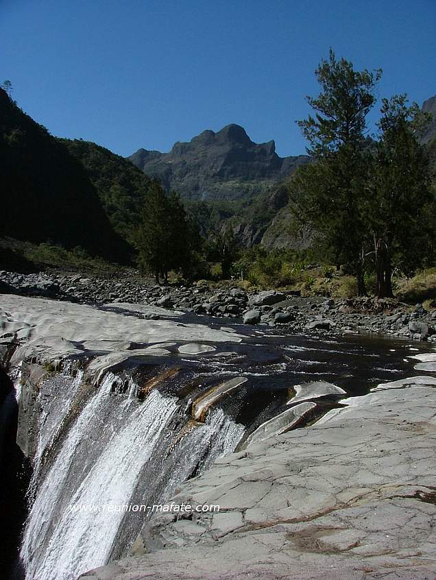 Photo de trois roches Mafate