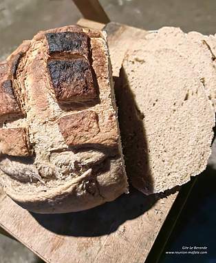 Pain Maison - Gîte Le Berande - Ilet des Lataniers - Mafate