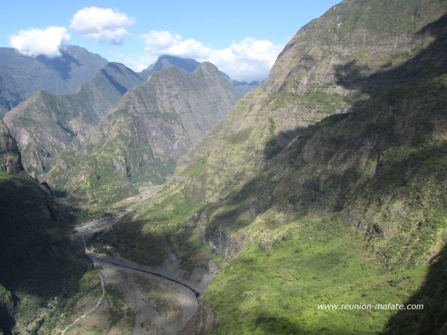 Mafate et la Rivière des Galets Cirque de Mafate - paysages et rivière des galets