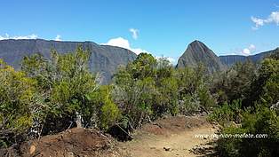 Photo du cirque de Mafate depuis le sentier scout