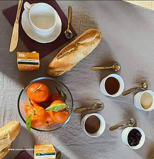 Petit déjeuner au Gîte relais de Grand Place - Mafate